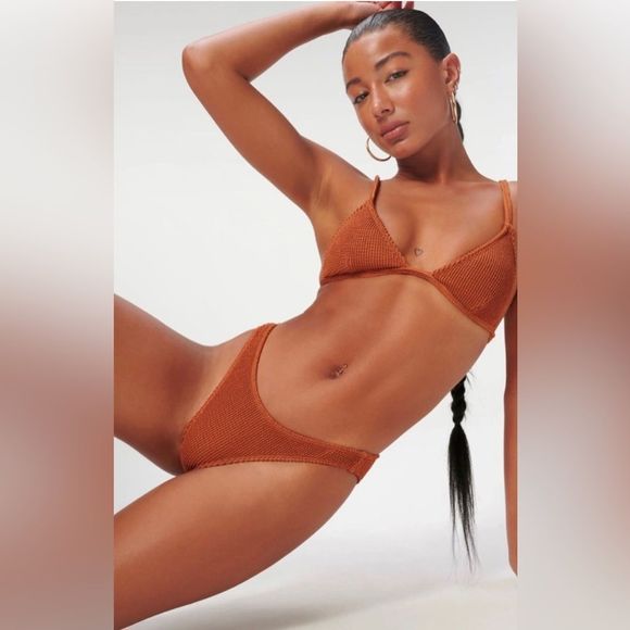 Good American Always Fits Triangle Bikini Top Size 7 -NWT - Picture 1 of 8